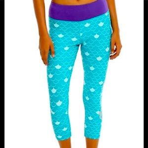 Disney The Little Mermaid “Ariel” Scale Girls Active Capris NWT Small